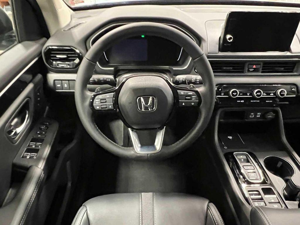 new 2025 Honda Pilot car, priced at $44,342