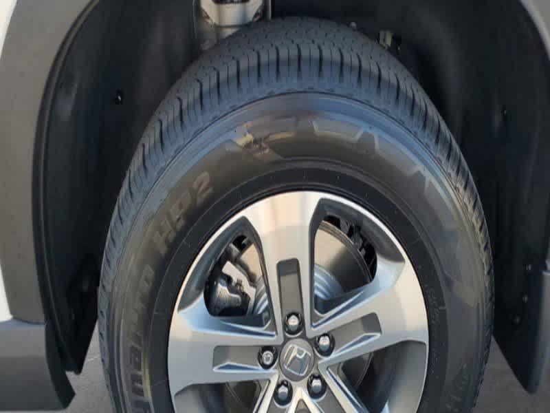 new 2025 Honda Pilot car, priced at $43,272