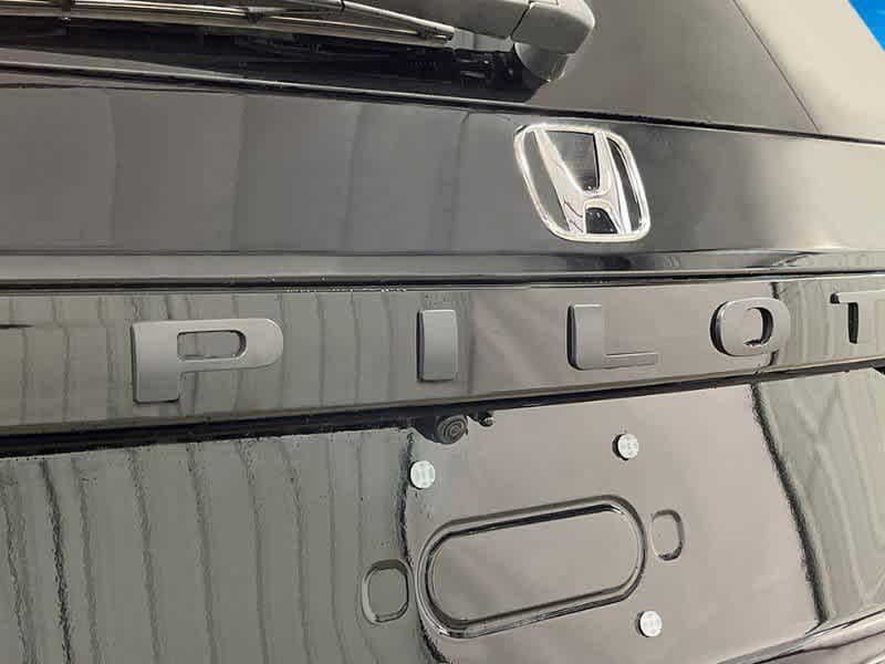 new 2025 Honda Pilot car, priced at $47,832