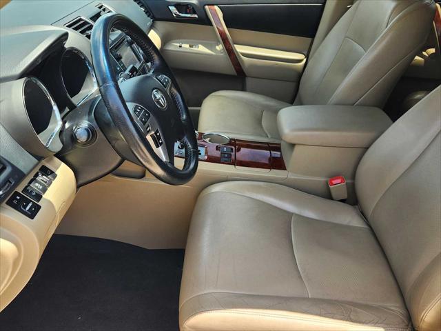 used 2013 Toyota Highlander car, priced at $10,991