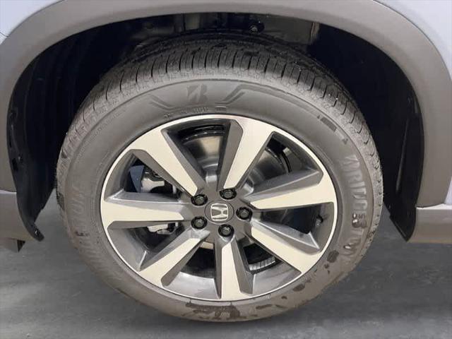 new 2025 Honda Pilot car, priced at $51,204