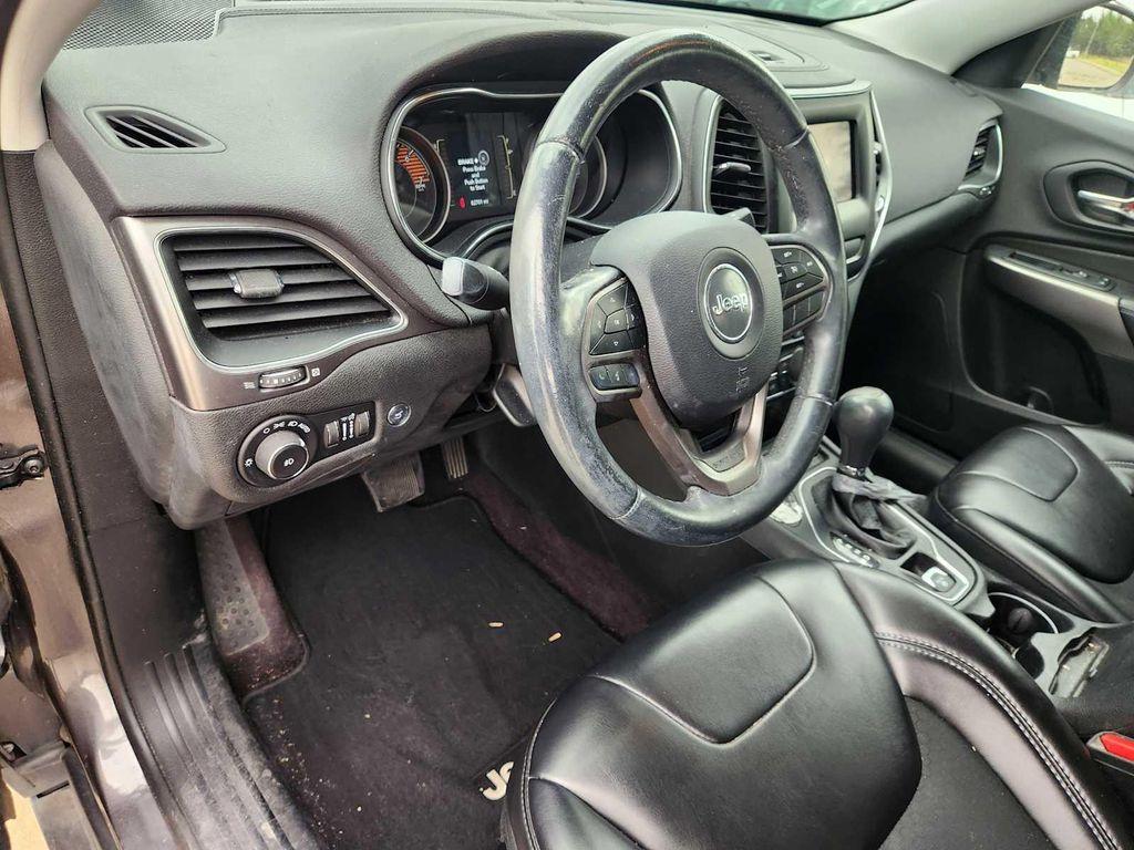 used 2019 Jeep Cherokee car, priced at $16,784