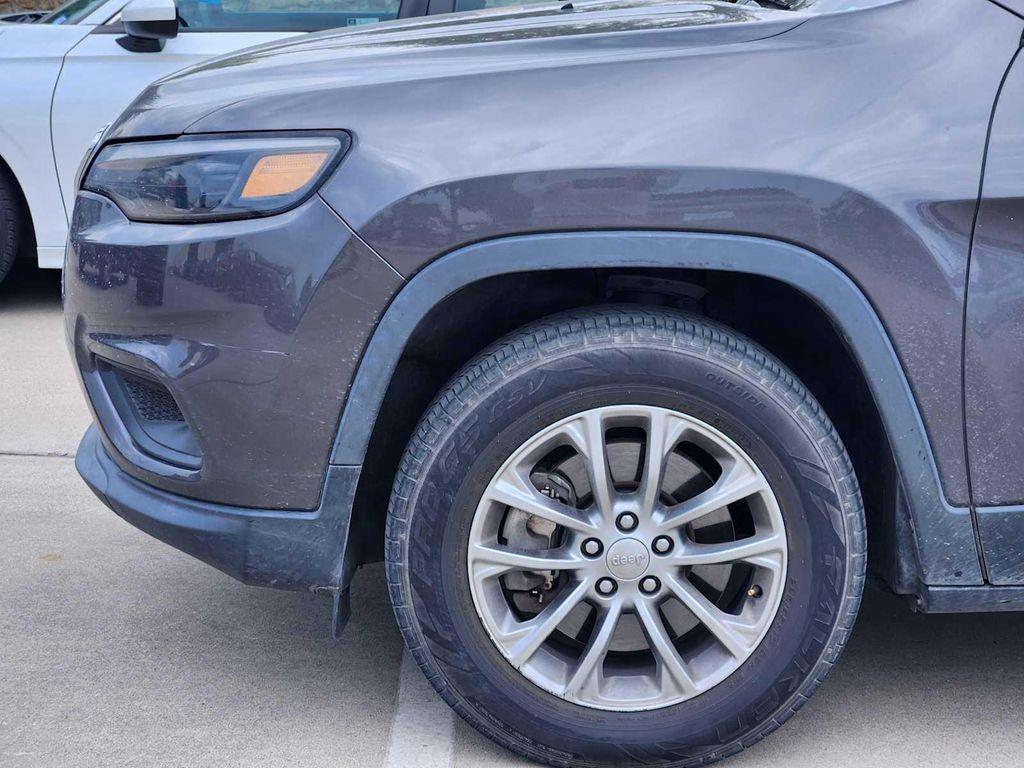 used 2019 Jeep Cherokee car, priced at $16,784