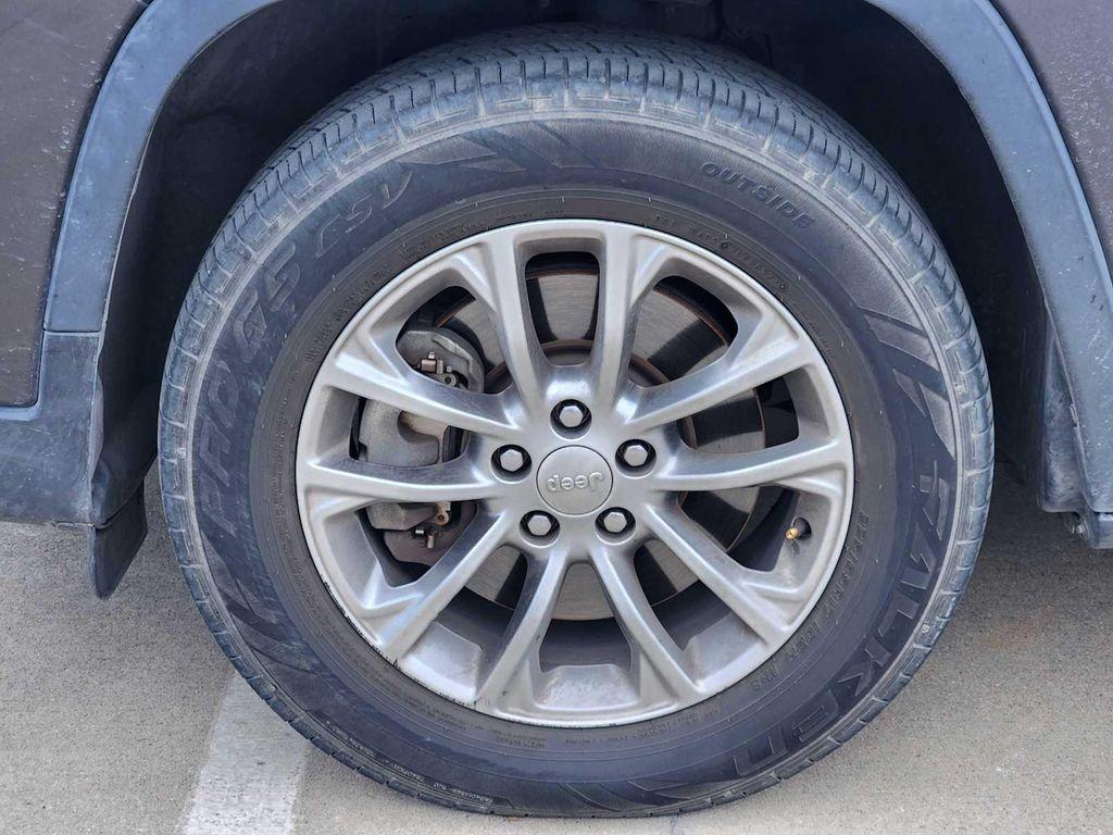 used 2019 Jeep Cherokee car, priced at $16,784