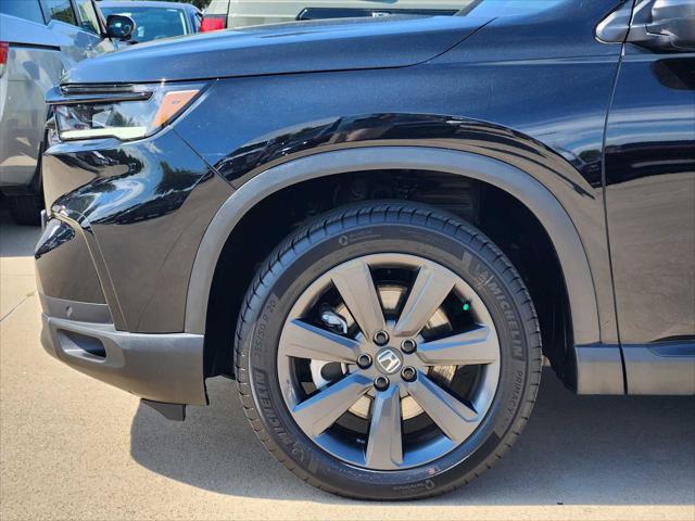 used 2025 Honda Pilot car, priced at $35,888