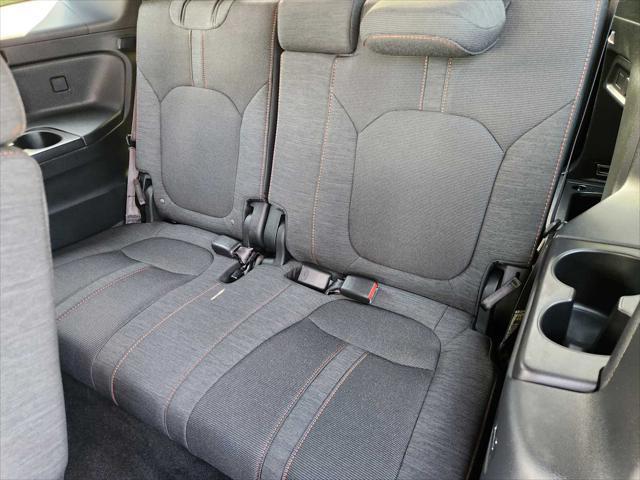 used 2025 Honda Pilot car, priced at $35,888
