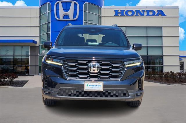 used 2025 Honda Pilot car, priced at $35,888