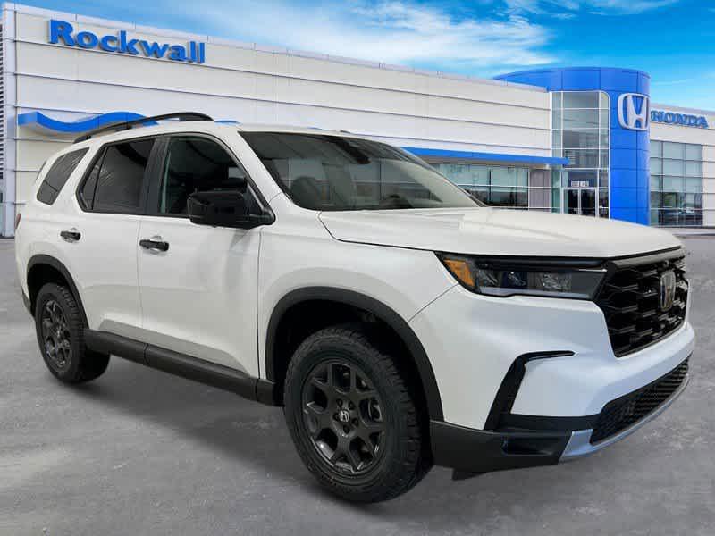 new 2025 Honda Pilot car, priced at $48,214