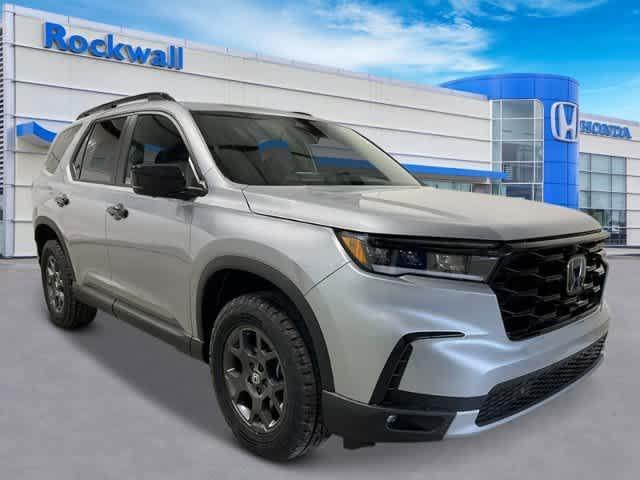 new 2025 Honda Pilot car, priced at $49,995