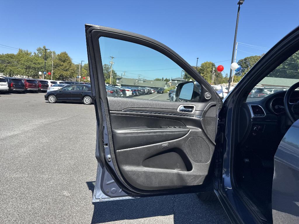 used 2021 Jeep Grand Cherokee car, priced at $25,499