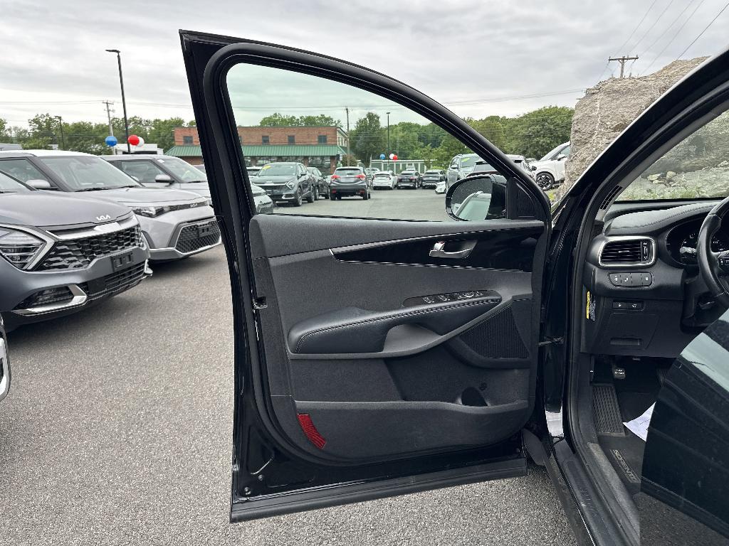 used 2018 Kia Sorento car, priced at $12,931
