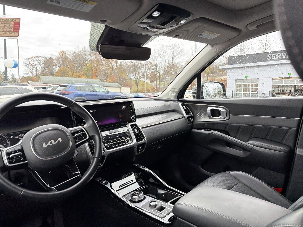 used 2022 Kia Sorento Plug-In Hybrid car, priced at $26,799