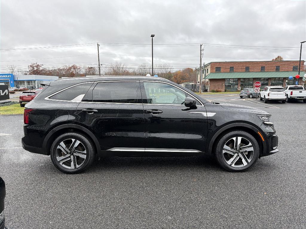 used 2022 Kia Sorento Plug-In Hybrid car, priced at $26,799