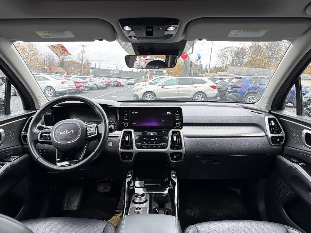 used 2022 Kia Sorento Plug-In Hybrid car, priced at $26,799