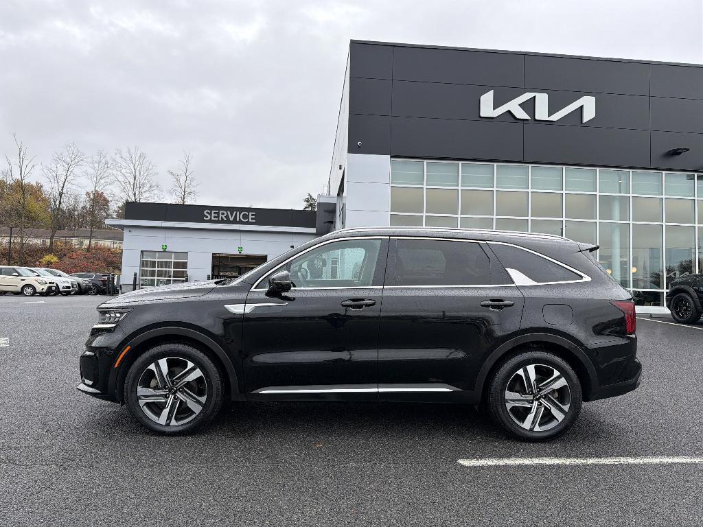 used 2022 Kia Sorento Plug-In Hybrid car, priced at $26,799