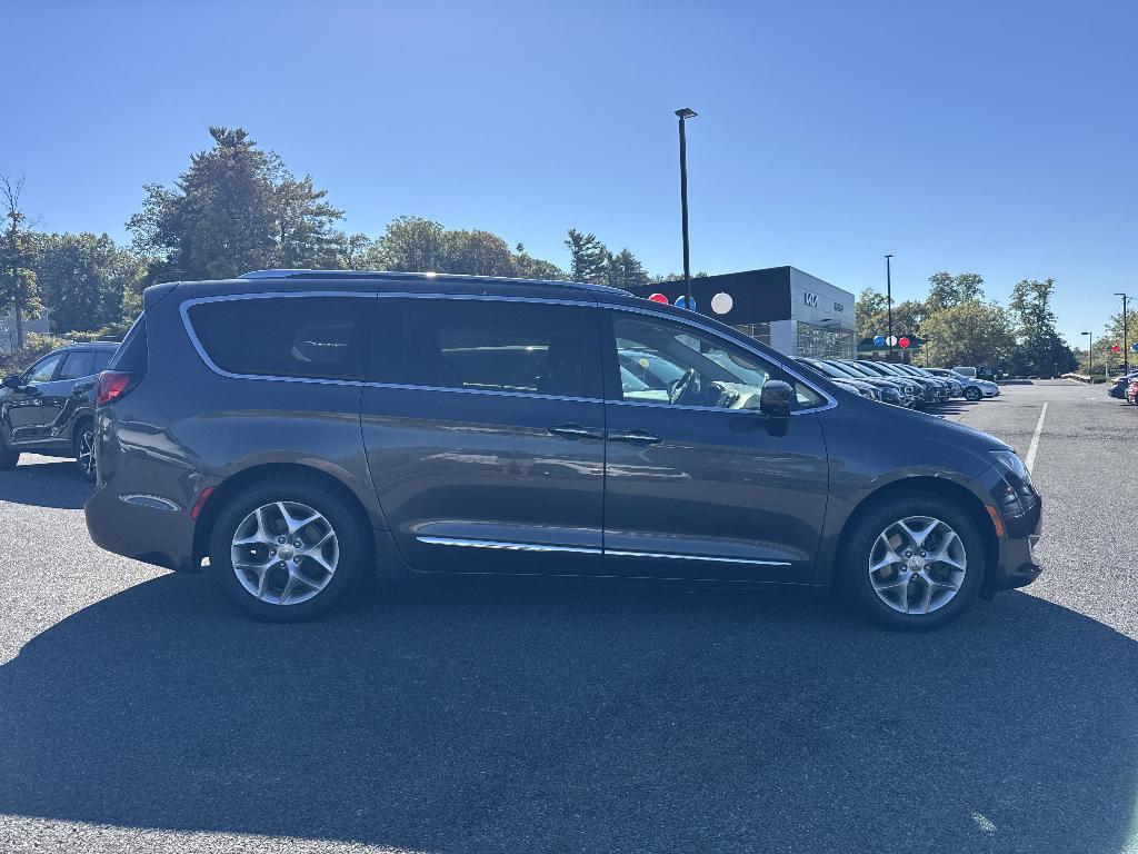 used 2019 Chrysler Pacifica car