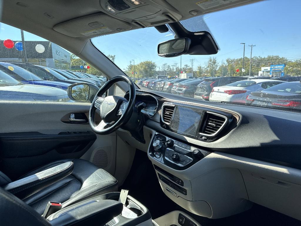 used 2019 Chrysler Pacifica car