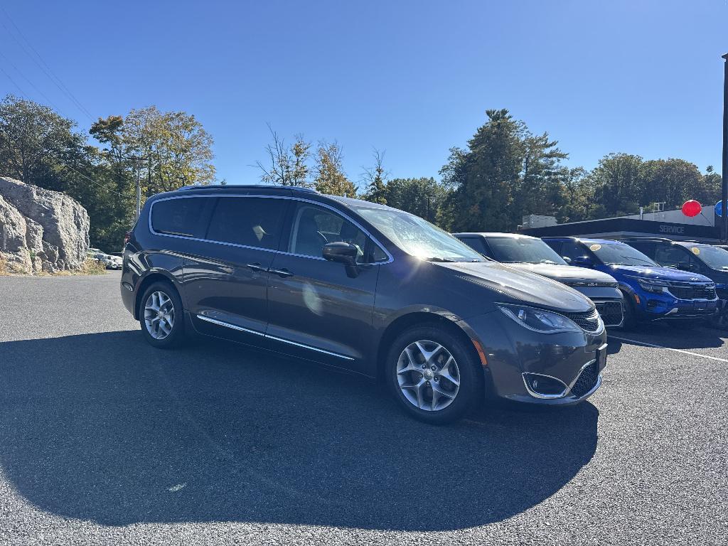 used 2019 Chrysler Pacifica car
