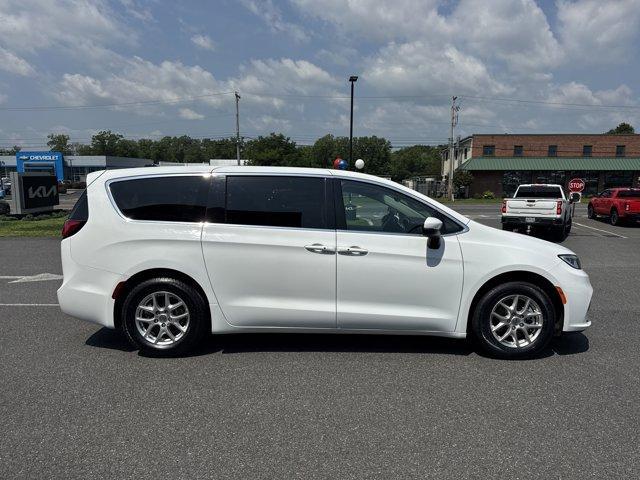 used 2023 Chrysler Pacifica car, priced at $24,357