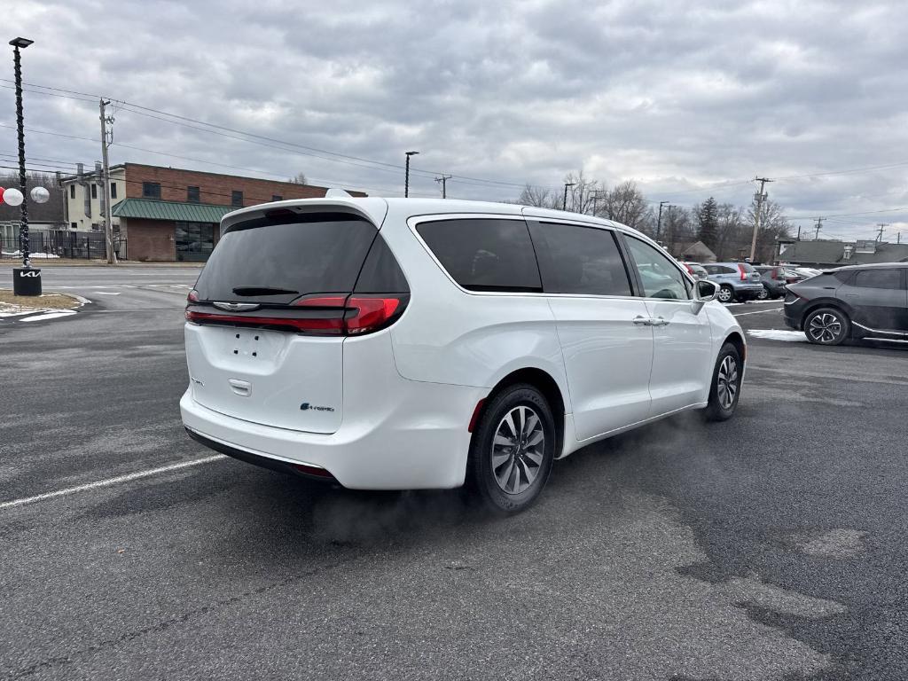 used 2022 Chrysler Pacifica Hybrid car, priced at $26,190