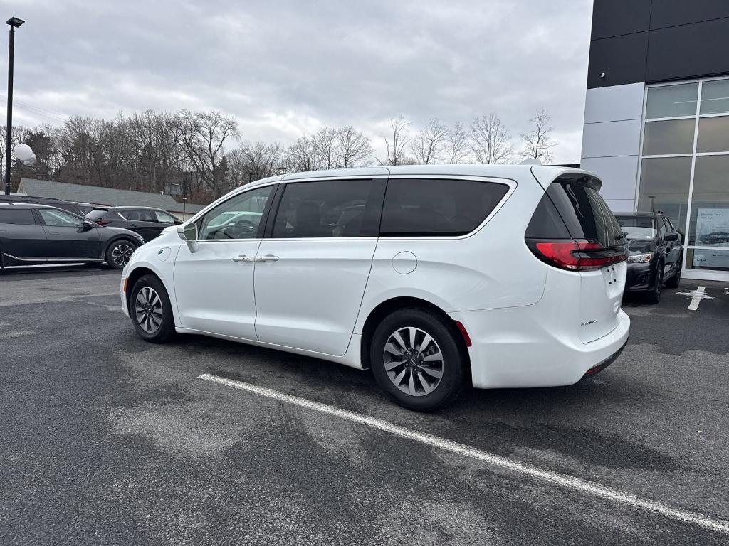 used 2022 Chrysler Pacifica Hybrid car, priced at $26,190