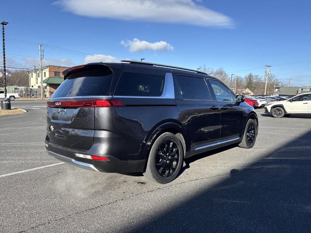 used 2022 Kia Carnival car, priced at $38,000