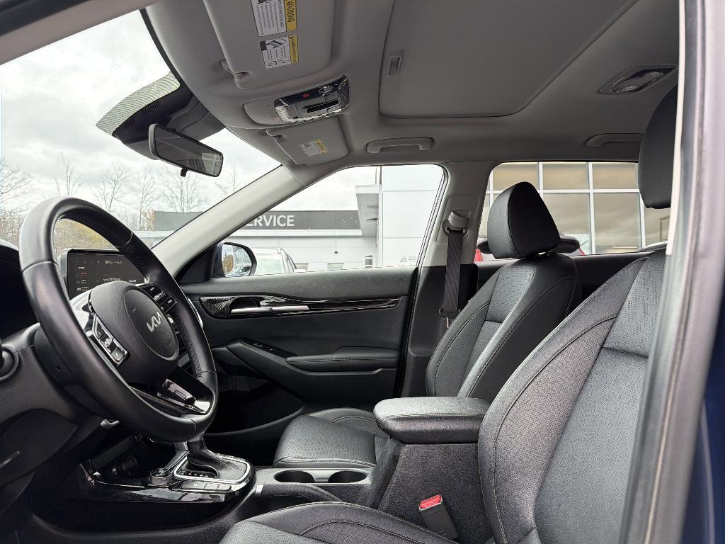 used 2023 Kia Seltos car, priced at $23,595