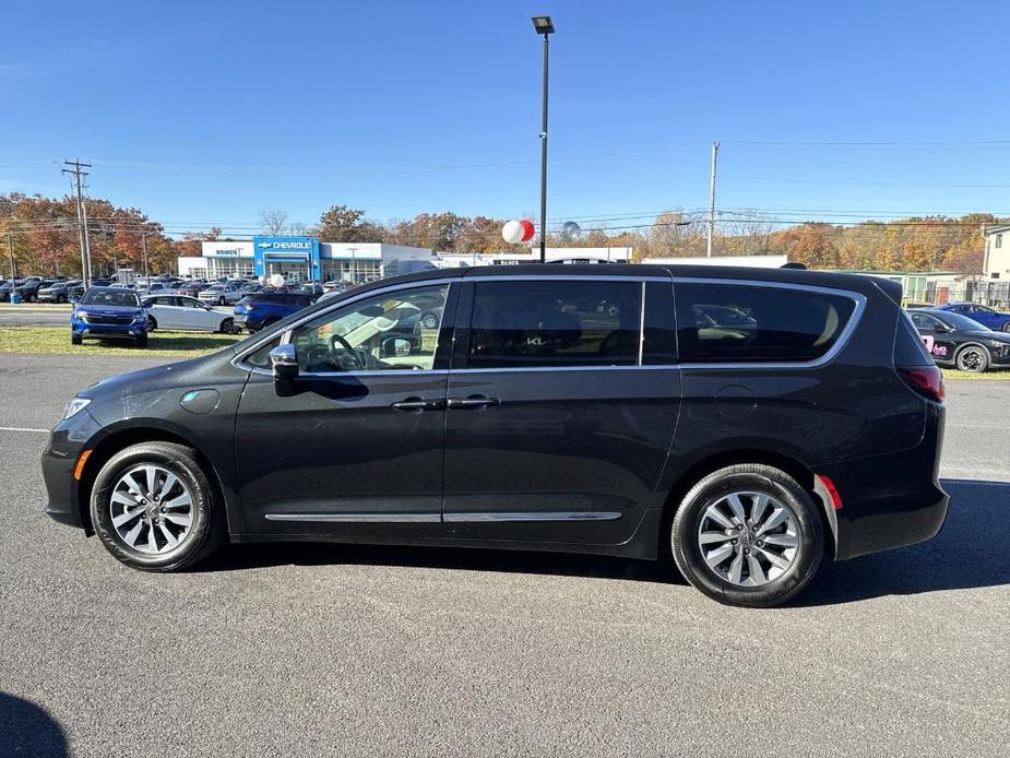 used 2023 Chrysler Pacifica Hybrid car, priced at $34,994