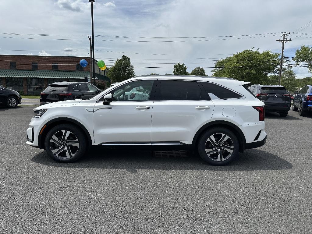 used 2022 Kia Sorento Hybrid car, priced at $30,636