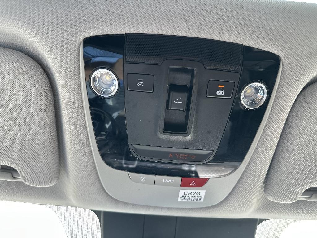 used 2022 Kia Sorento Hybrid car, priced at $30,636