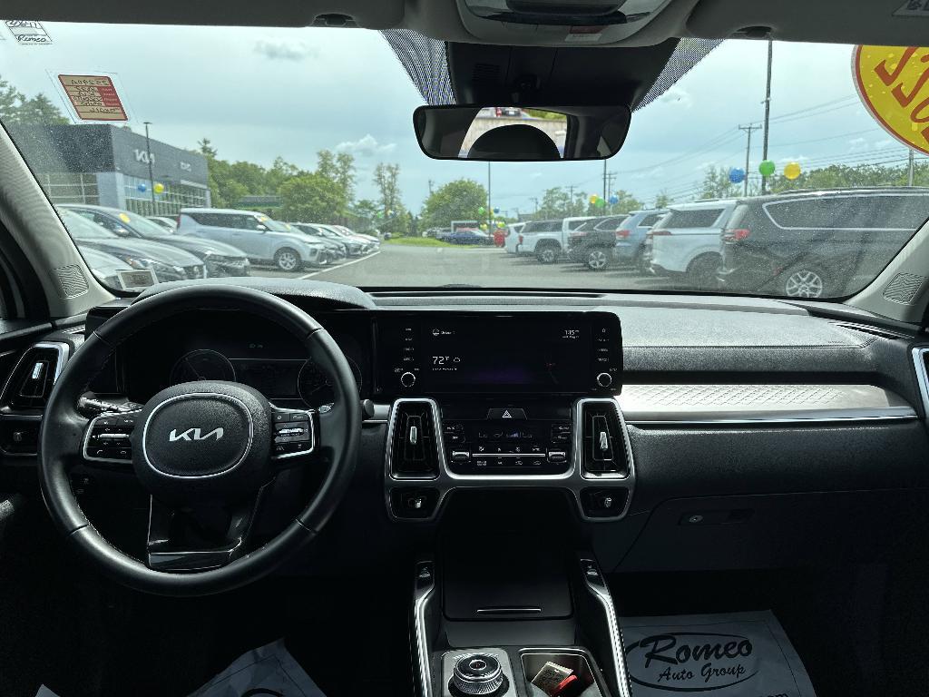 used 2022 Kia Sorento Hybrid car, priced at $30,636