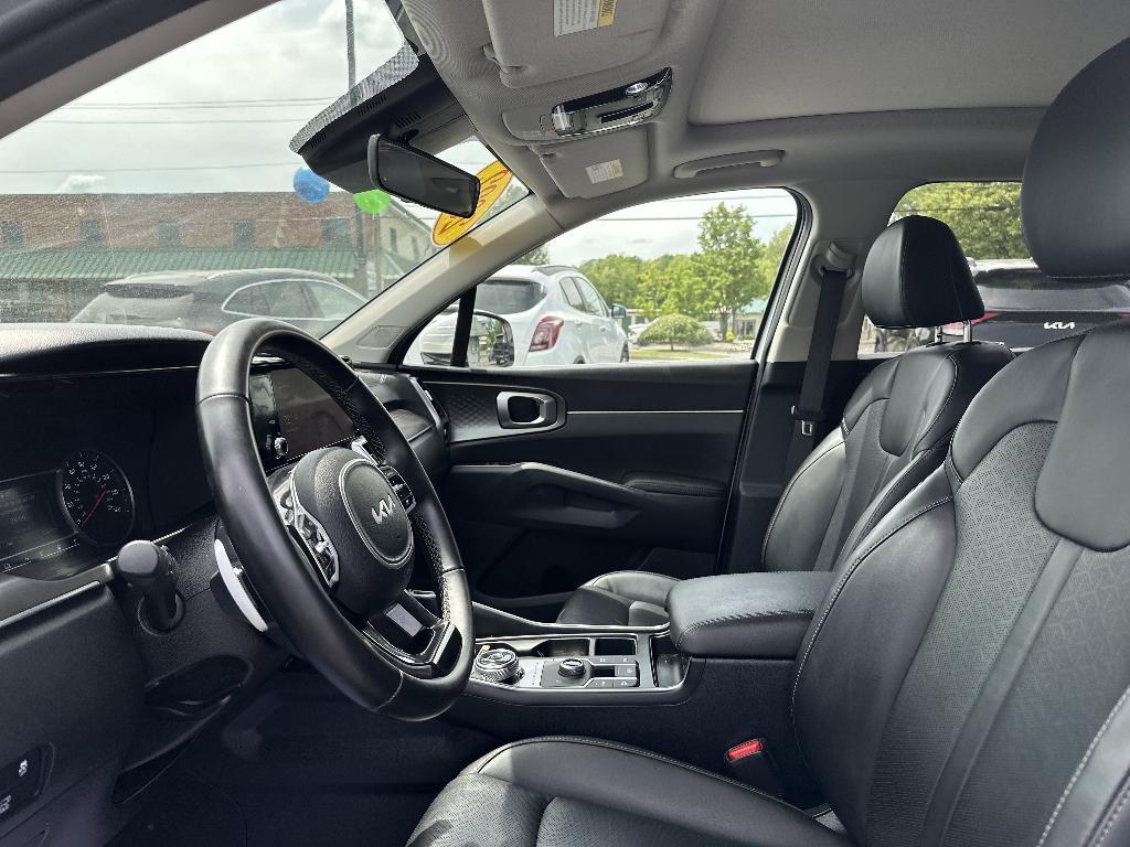 used 2022 Kia Sorento Hybrid car, priced at $30,636