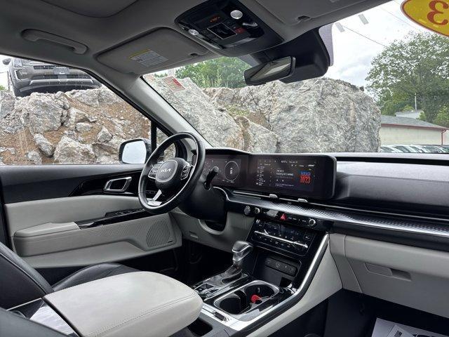 used 2023 Kia Carnival car, priced at $38,935