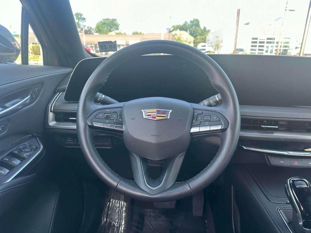 used 2025 Cadillac XT4 car, priced at $39,998