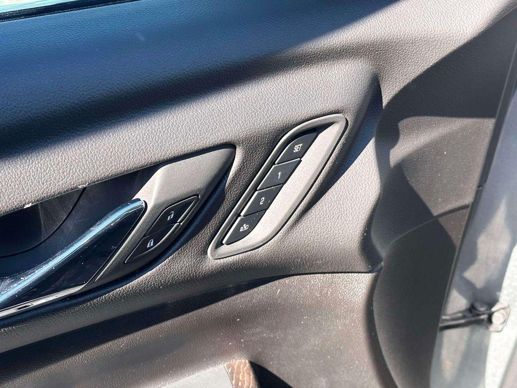 used 2023 GMC Acadia car, priced at $31,998