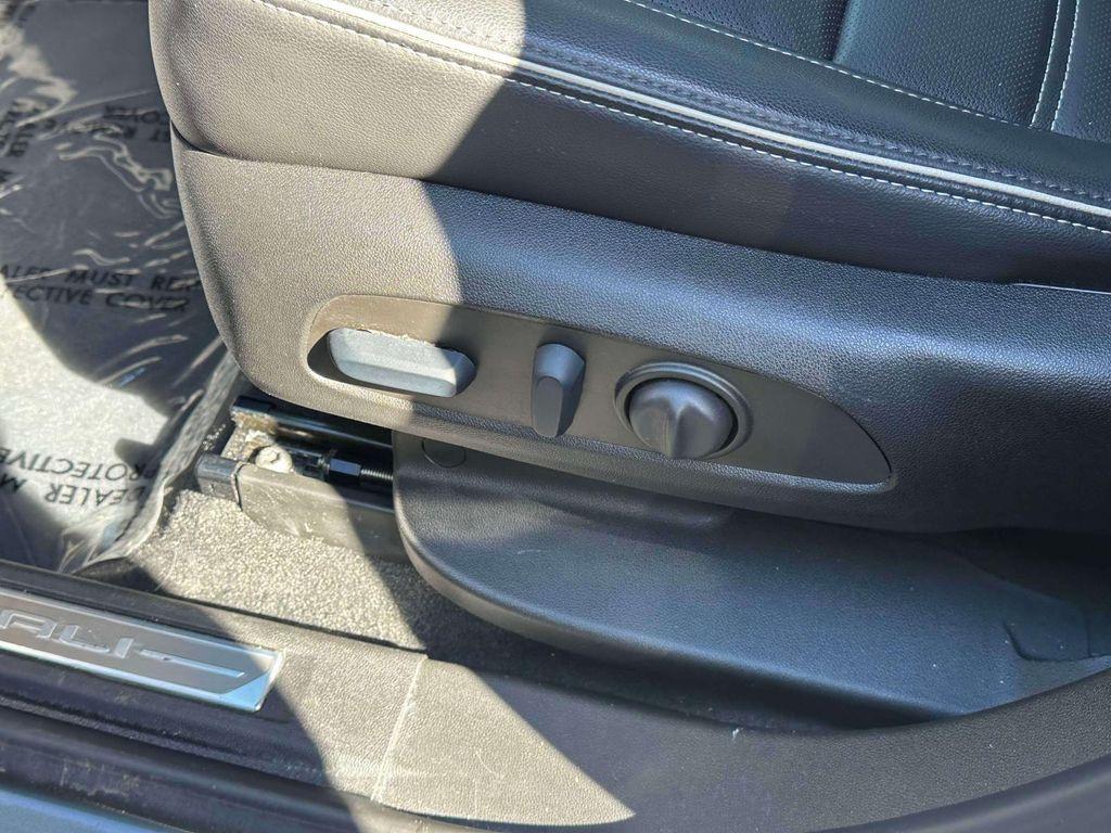 used 2023 GMC Acadia car, priced at $31,998