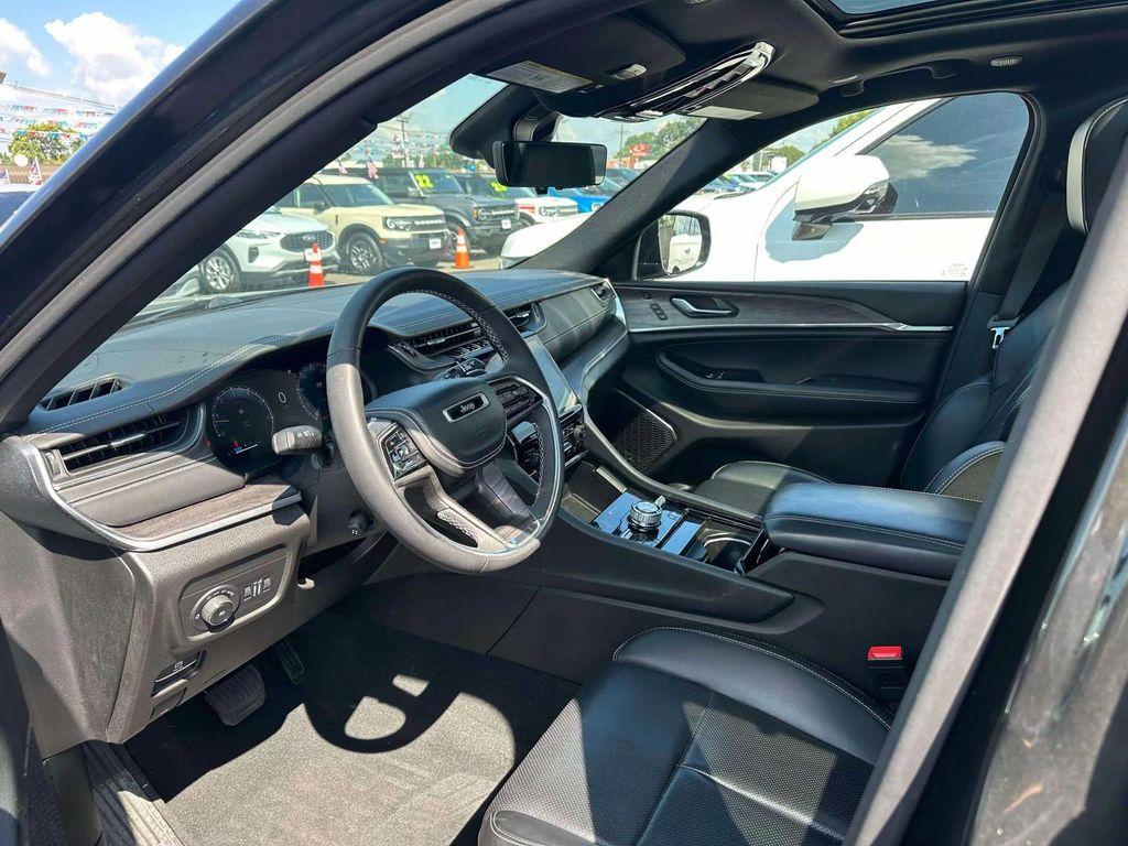 used 2023 Jeep Grand Cherokee car, priced at $35,998