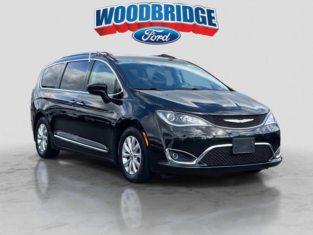 used 2018 Chrysler Pacifica car, priced at $13,998