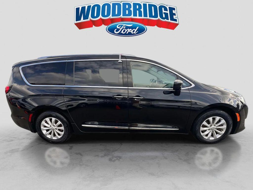 used 2018 Chrysler Pacifica car, priced at $13,998