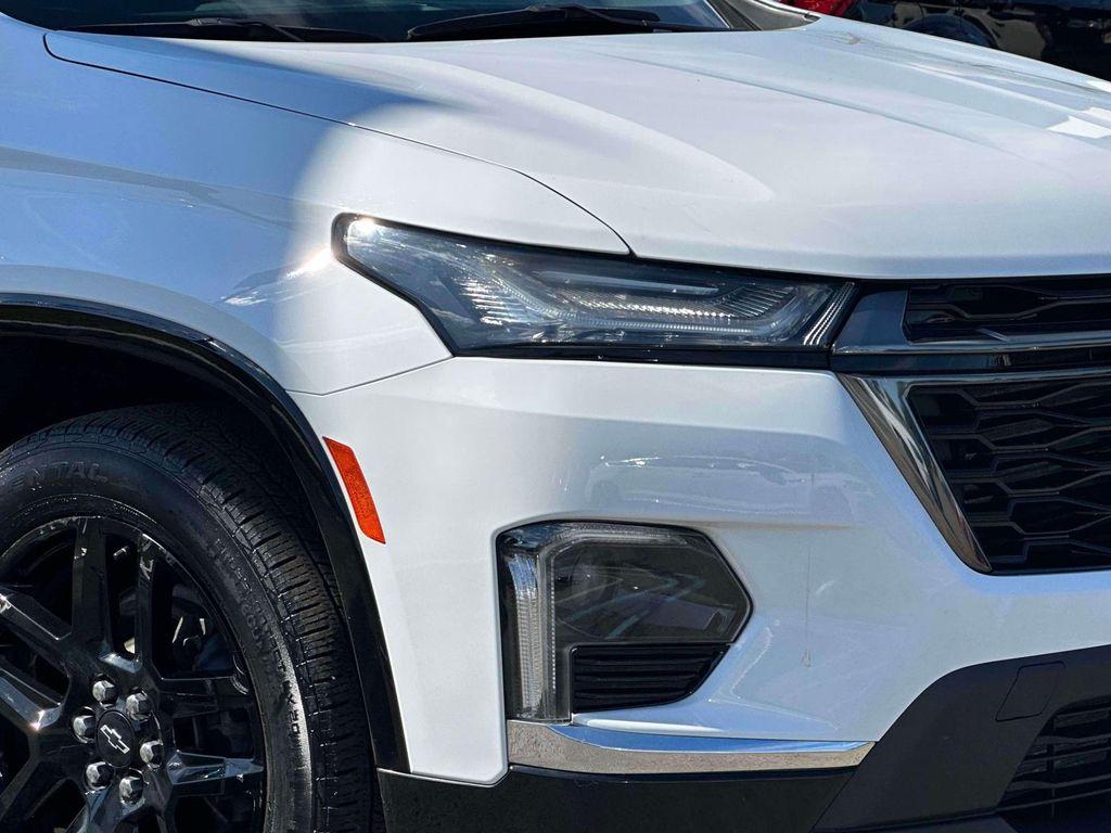 used 2023 Chevrolet Traverse car, priced at $33,998