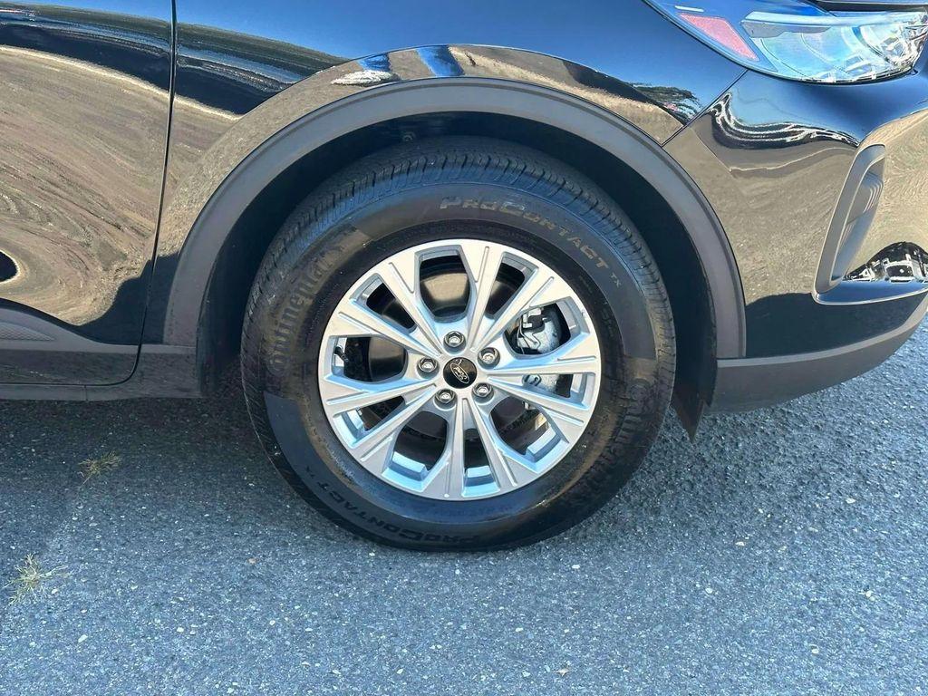 used 2024 Ford Escape car, priced at $24,998