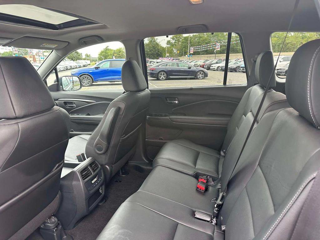 used 2022 Honda Pilot car, priced at $29,998