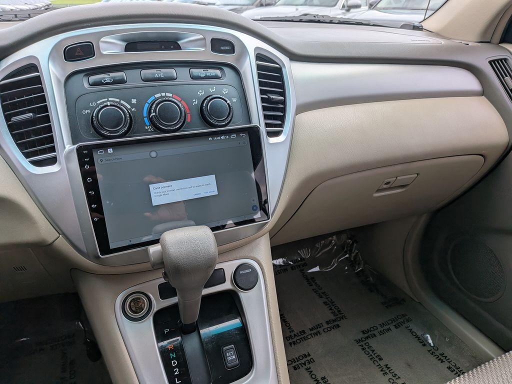 used 2006 Toyota Highlander car, priced at $7,988