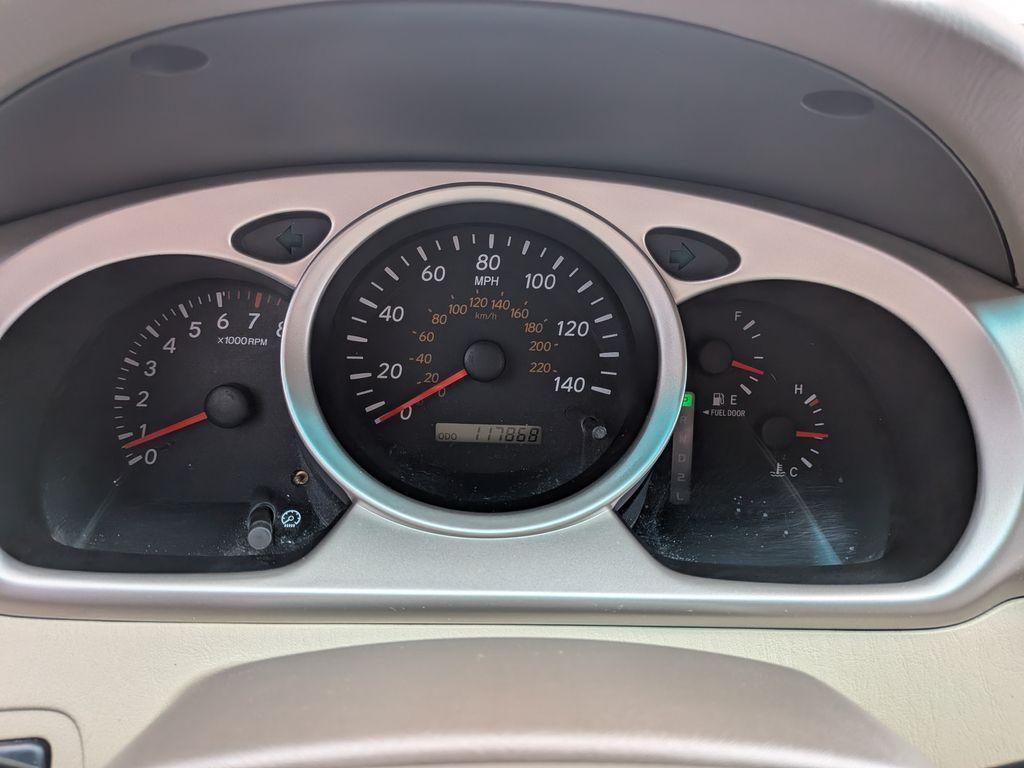 used 2006 Toyota Highlander car, priced at $7,988