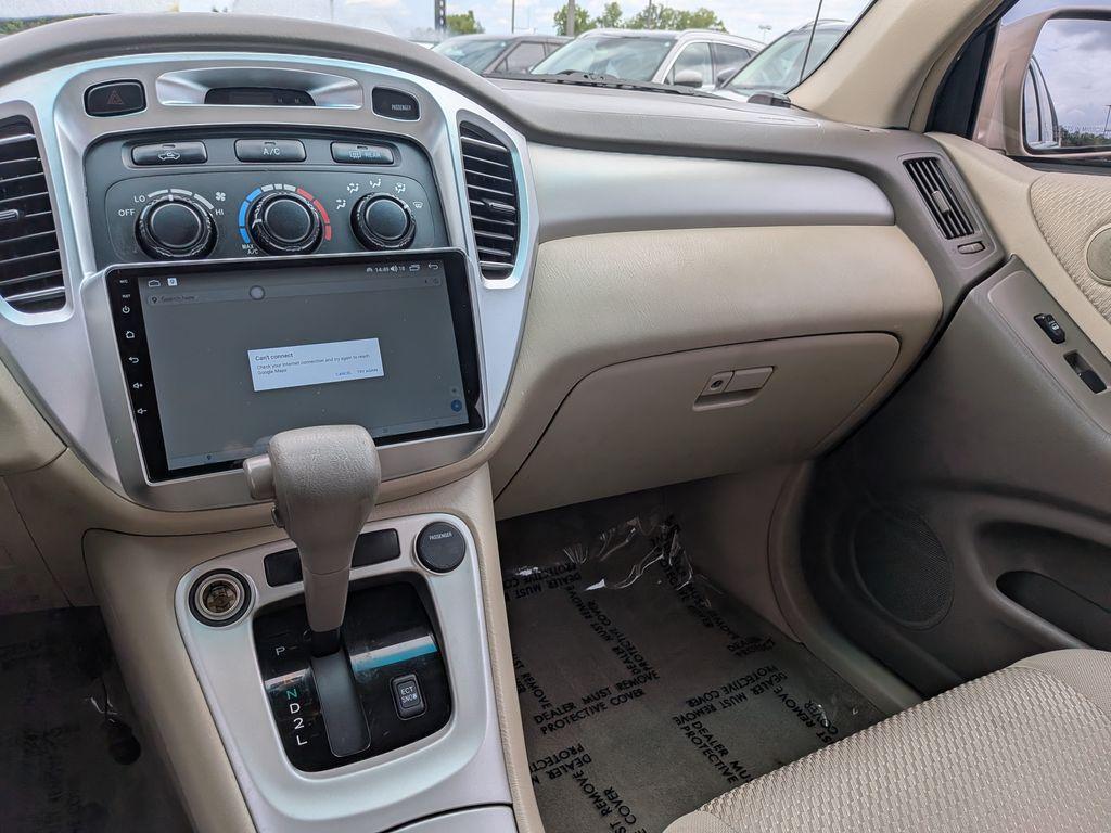 used 2006 Toyota Highlander car, priced at $7,988
