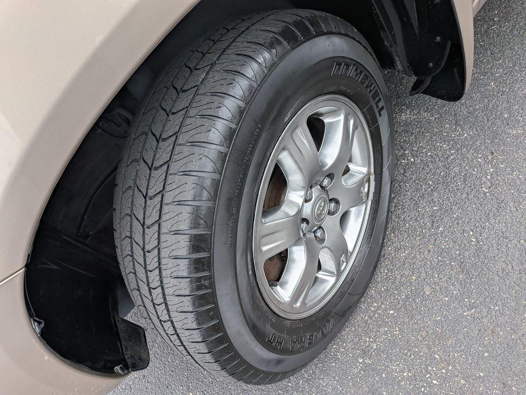 used 2006 Toyota Highlander car, priced at $7,988