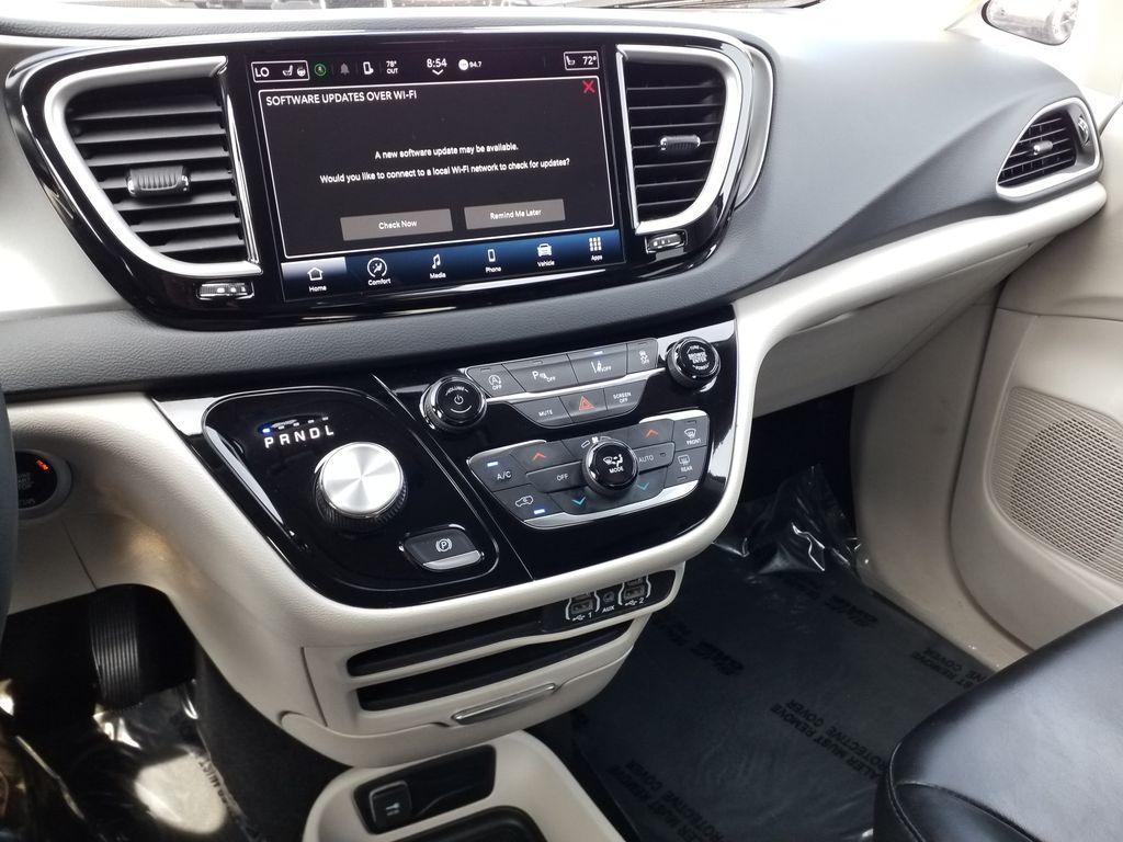 used 2023 Chrysler Pacifica car, priced at $25,226