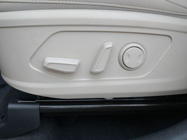 new 2025 Kia Sorento car, priced at $40,865