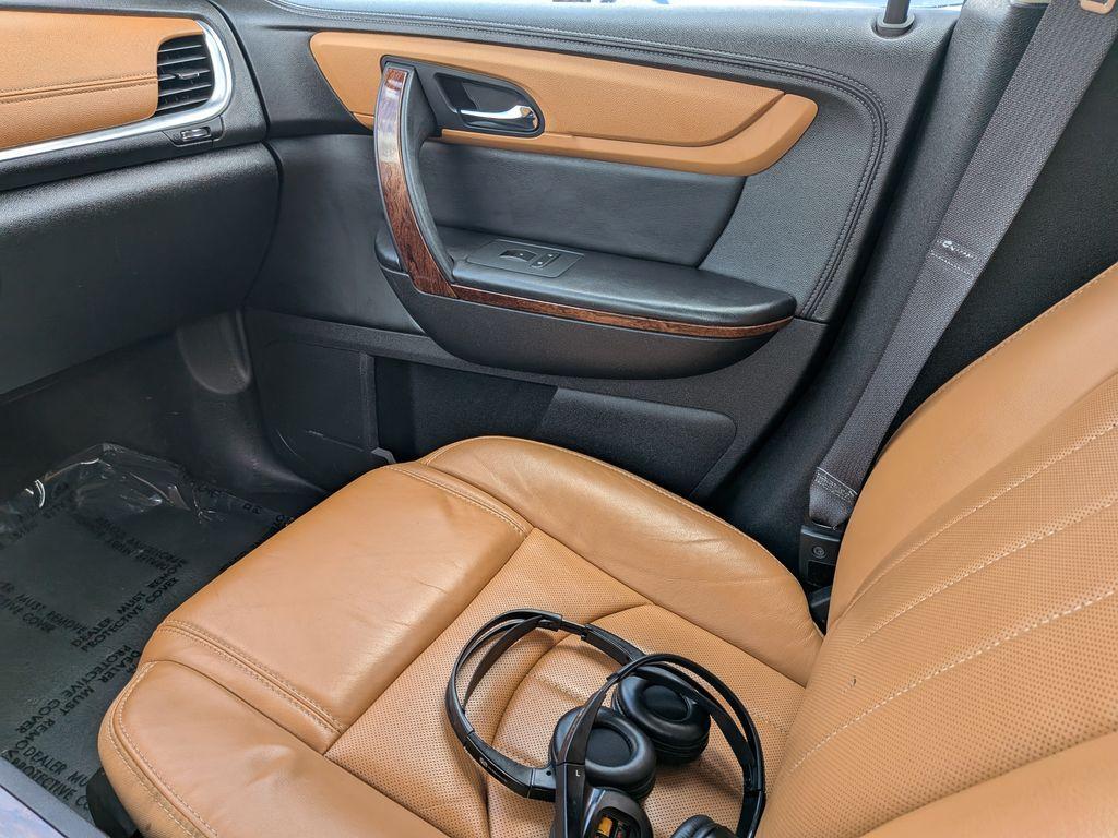 used 2014 Chevrolet Traverse car, priced at $10,988