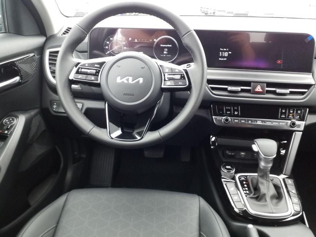 new 2025 Kia Seltos car, priced at $29,975